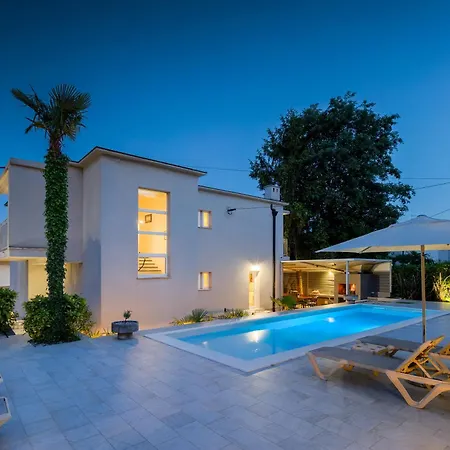Villa Lovran, Heated Pool And