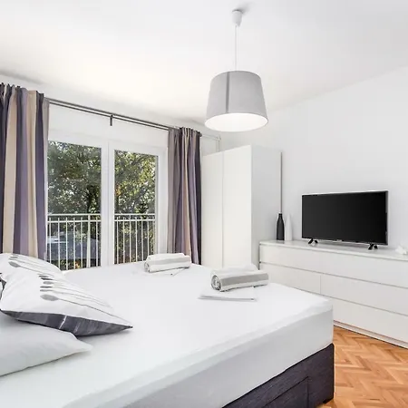 Villa Lovran, Heated Pool And