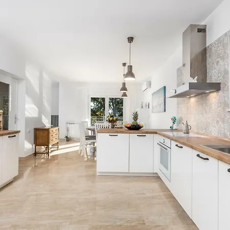 Lovran, Heated Pool And