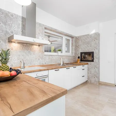 Lovran, Heated Pool And Villa Lovran