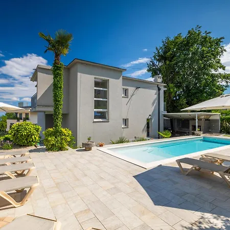 Lovran, Heated Pool And Vila Lovran