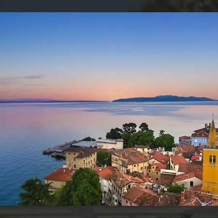 Lovran, Heated Pool And לובראן