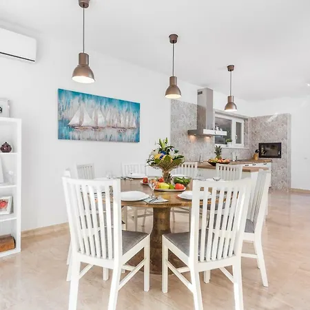 Lovran, Heated Pool And וילה לובראן